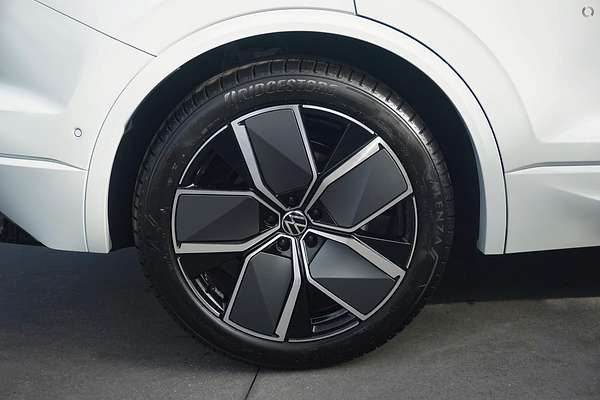 2025 Volkswagen Touareg 210TDI R-Line RC