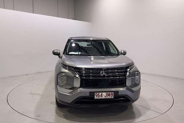 2023 Mitsubishi Outlander ES ZM