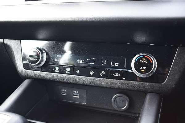 2024 Mitsubishi Outlander ES ZM