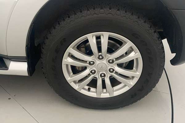 2018 Mitsubishi Pajero GLX NX