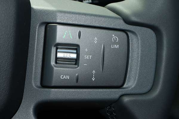 2025 Land Rover Defender 110 P400 S L663