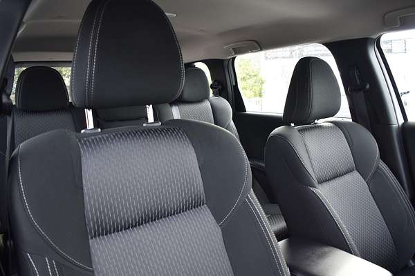 2024 Mitsubishi Outlander ES ZM