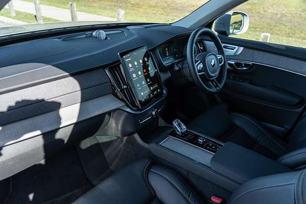 2025 Volvo XC90 Ultra B5 Bright