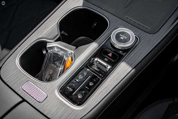 2025 Chery Tiggo 8 Super Hybrid Ultimate T31