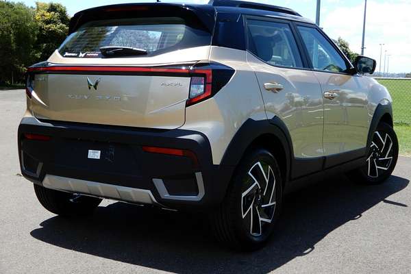 2025 Mahindra XUV 3XO AX7L