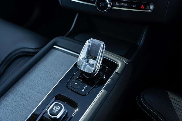 2025 Volvo XC90 Ultra B5 Bright