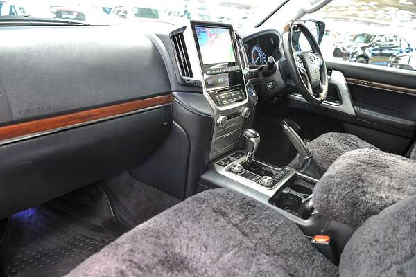 2017 Toyota Landcruiser Sahara VDJ200R