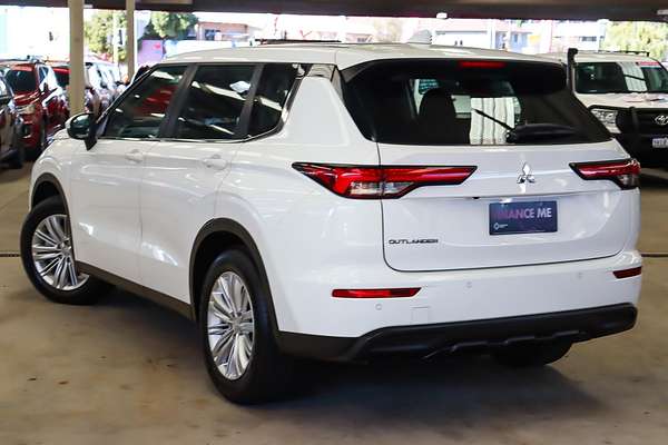 2024 Mitsubishi Outlander ES ZM