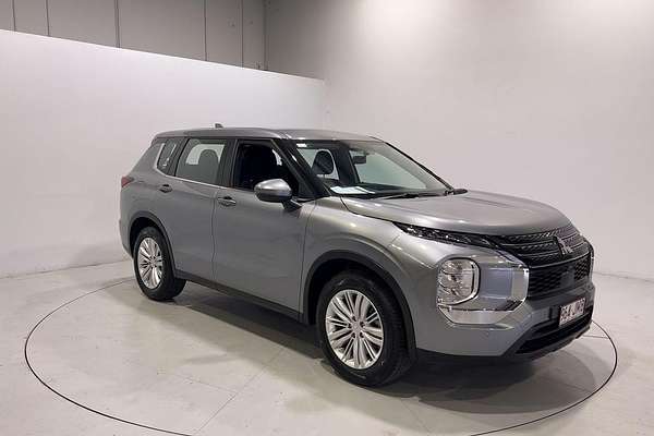 2023 Mitsubishi Outlander ES ZM