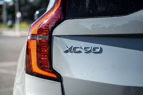 2025 Volvo XC90 Ultra B5 Bright