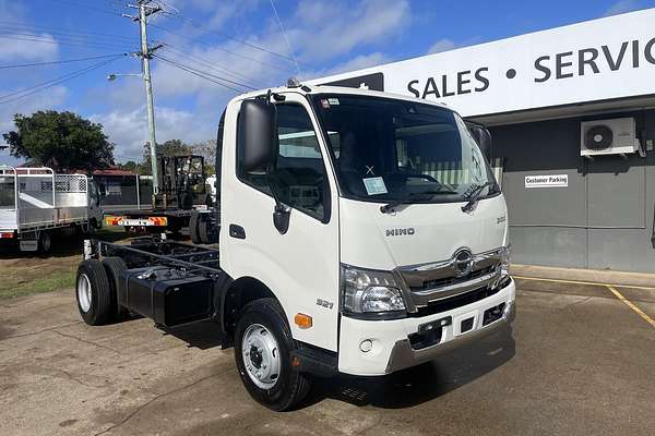 2025 Hino 300 Series 921
