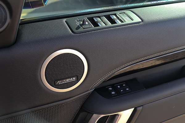 2023 Land Rover Discovery P360 R-Dynamic HSE Series 5