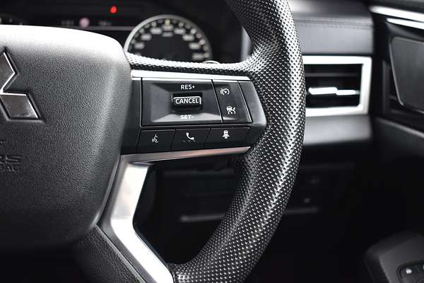 2024 Mitsubishi Outlander ES ZM