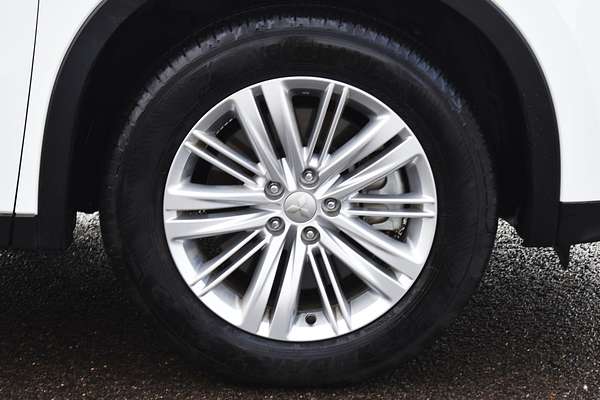 2024 Mitsubishi Outlander ES ZM