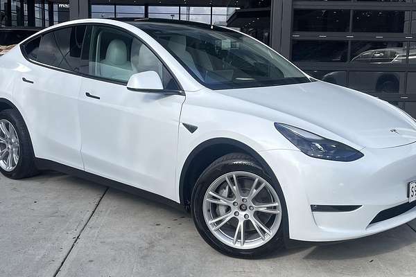 2024 Tesla Model Y Long Range