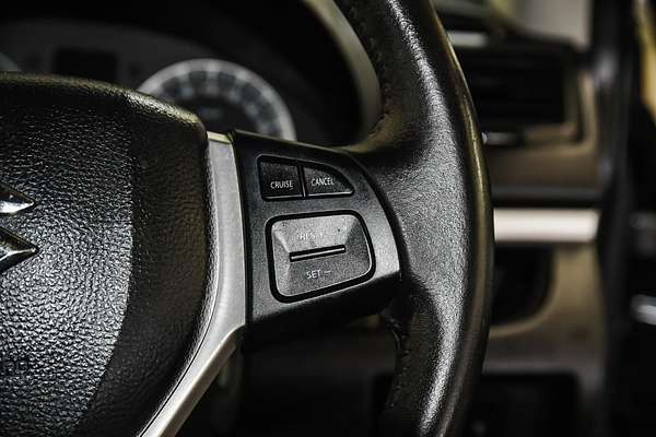 2014 Suzuki Swift GL Navigator FZ
