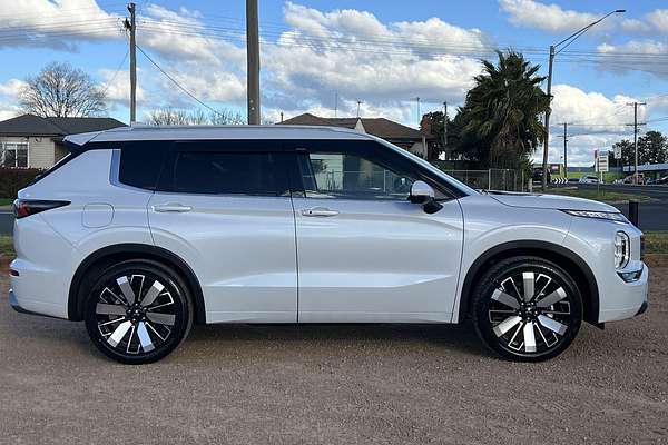 2025 Mitsubishi Outlander Exceed ZM