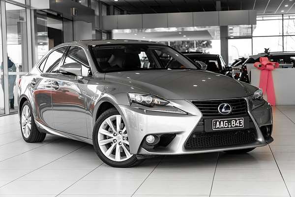 2013 Lexus IS IS300h Luxury AVE30R