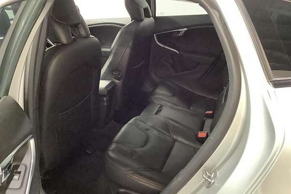 2015 Volvo V40 Cross Country D4 Luxury