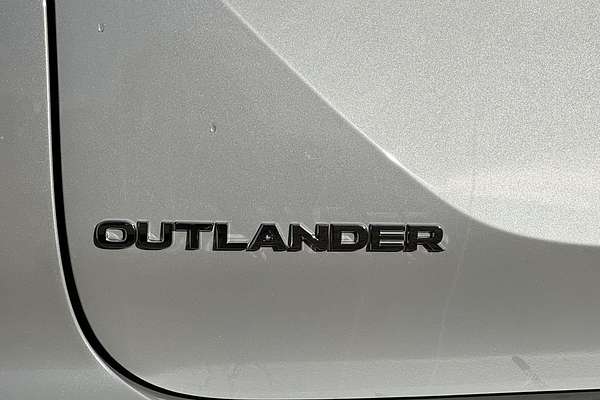 2025 Mitsubishi Outlander Exceed ZM