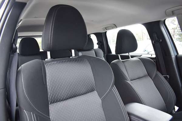 2024 Mitsubishi Outlander ES ZM