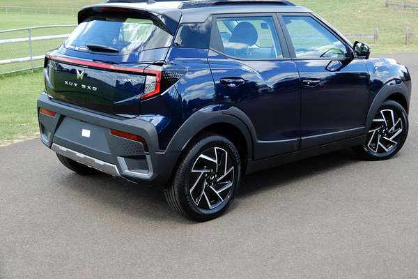 2025 Mahindra XUV 3XO AX7L