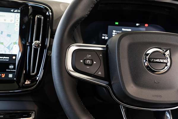 2025 Volvo EX40 Ultra Single Motor Extended Range