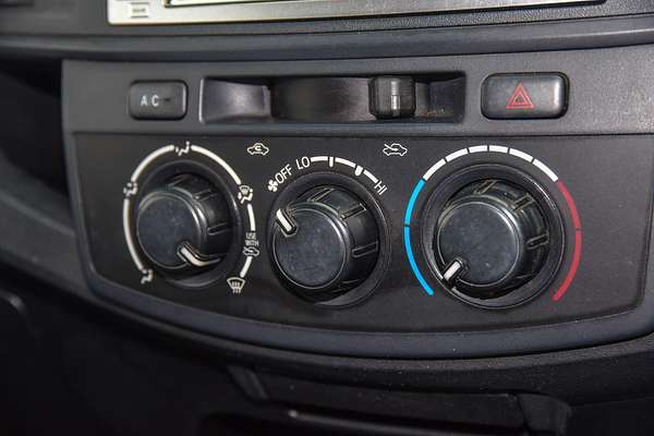 2015 Toyota Hilux SR KUN26R 4X4