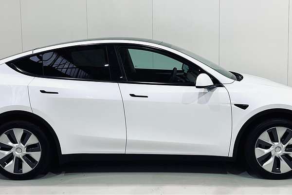 2022 Tesla Model Y Rear-Wheel Drive (No Series)