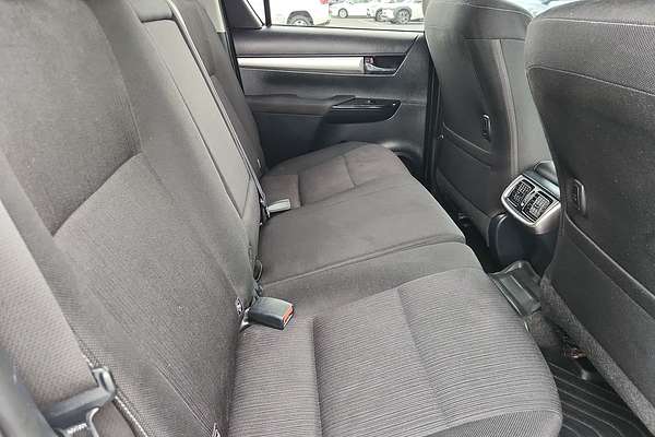 2020 Toyota Hilux SR5 GUN126R 4X4