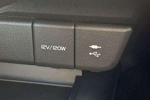2018 Toyota Camry Ascent AXVH71R
