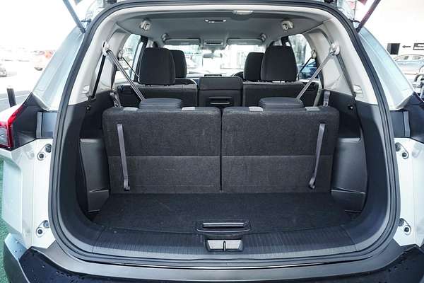 2025 Nissan X-TRAIL ST T33