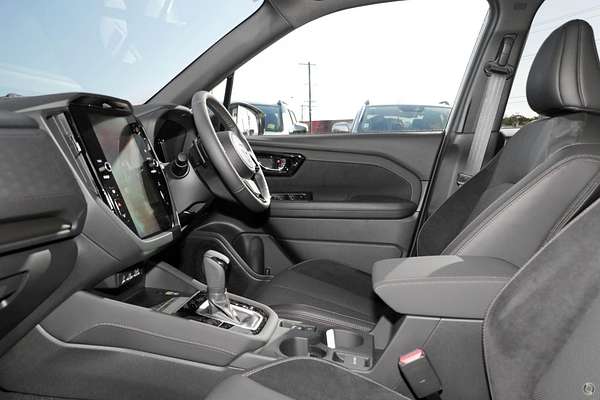 2025 Subaru Forester Hybrid Touring S6