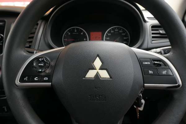 2017 Mitsubishi Triton GLX MQ 4X4