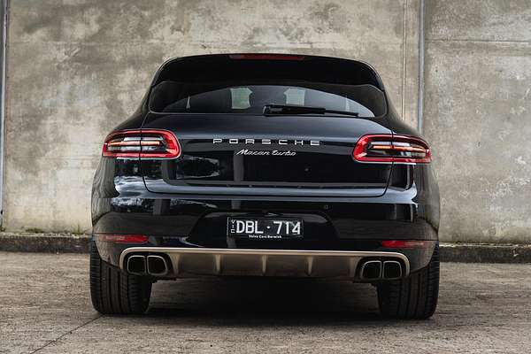 2015 Porsche Macan Turbo 95B