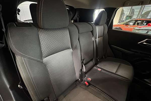 2024 Mitsubishi Outlander LS ZM