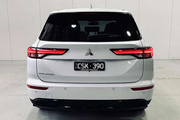 2023 Mitsubishi Outlander LS Black Edition ZM