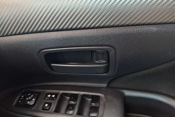 2014 Mitsubishi Outlander ES ZJ