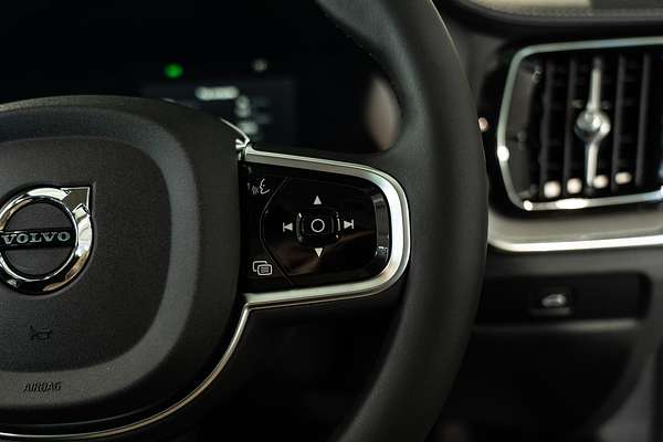 2024 Volvo V60 Cross Country Ultra B5 Bright