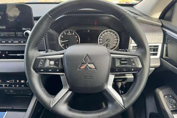 2023 Mitsubishi Outlander LS ZM