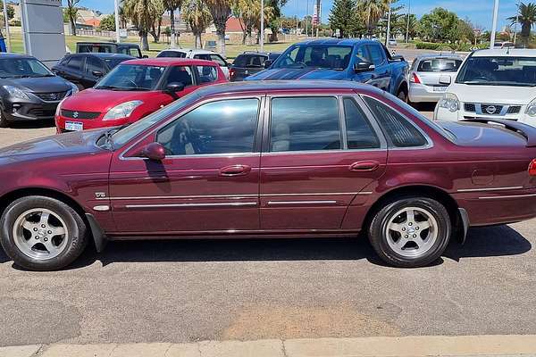 1998 Ford LTD DL