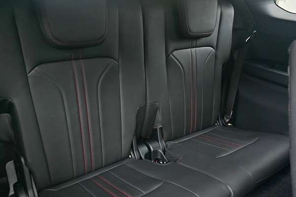 2025 Isuzu MU-X X-TERRAIN