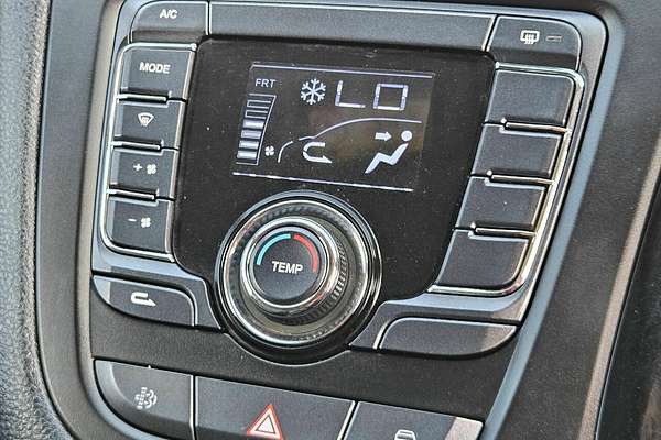 2021 LDV G10 Lift Door SV7C MY21