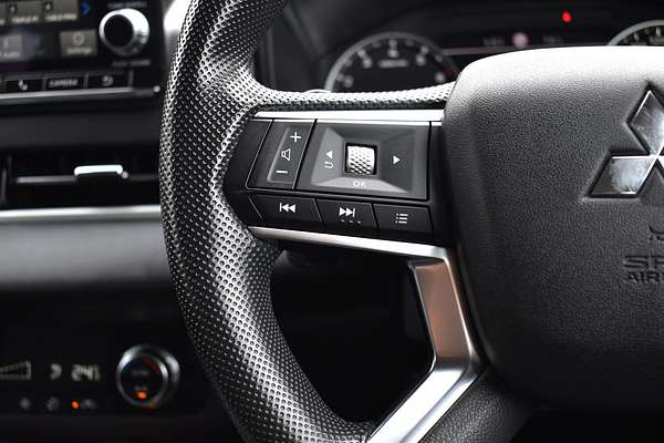 2024 Mitsubishi Outlander ES ZM