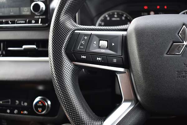 2024 Mitsubishi Outlander ES ZM