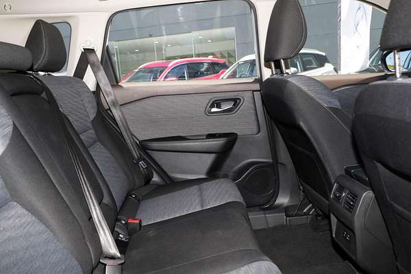 2025 Nissan X-TRAIL ST T33