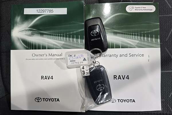 2025 Toyota RAV4 GXL AXAH52R