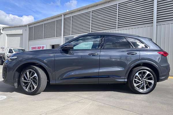 2025 Audi Q5 40 TDI Sport FY