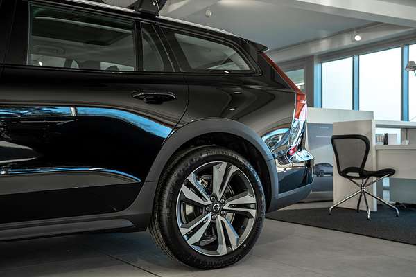 2024 Volvo V60 Cross Country Ultra B5 Bright
