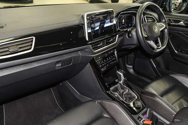 2024 Volkswagen T-Roc 140TSI R-Line D11